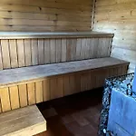 Kuningatalu Palkmaja *