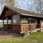 Kuningatalu Palkmaja