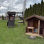 Kuningatalu Palkmaja Roosisaare