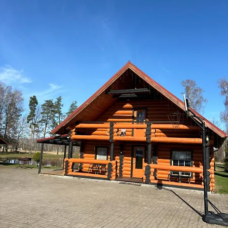 Kuningatalu Palkmaja Дом отдыха