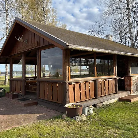Kuningatalu Palkmaja