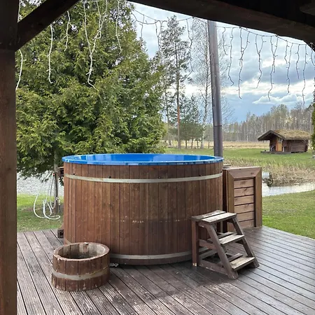 Kuningatalu Palkmaja *