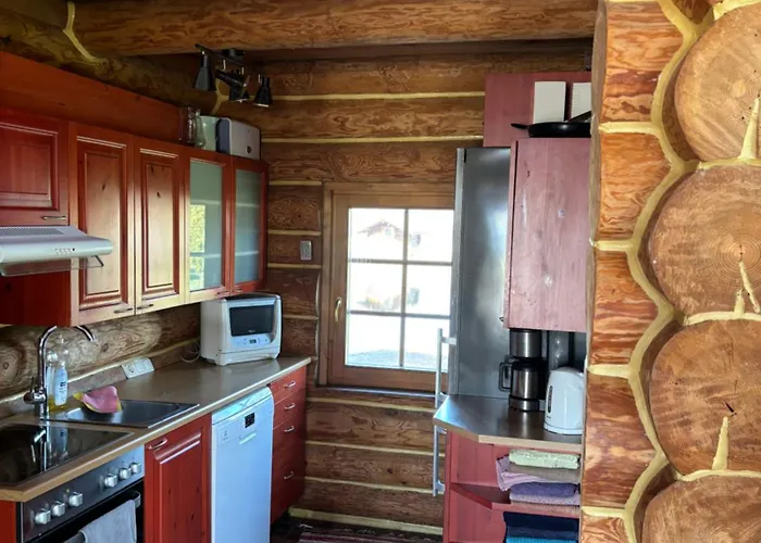 Puhkemaja Kuningatalu Palkmaja *