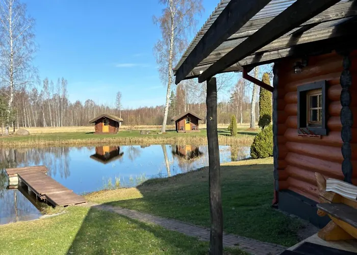 Kuningatalu Palkmaja Roosisaare