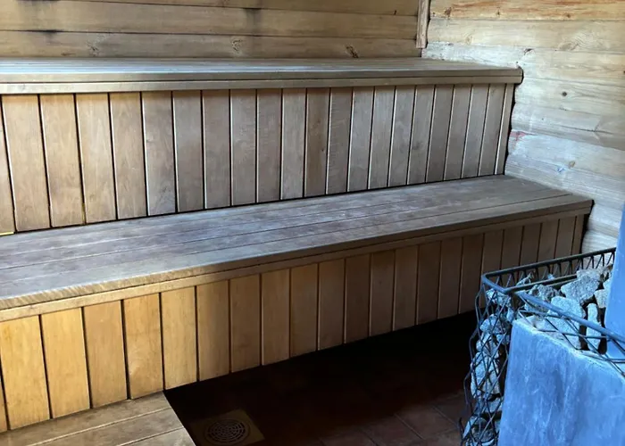 Kuningatalu Palkmaja *